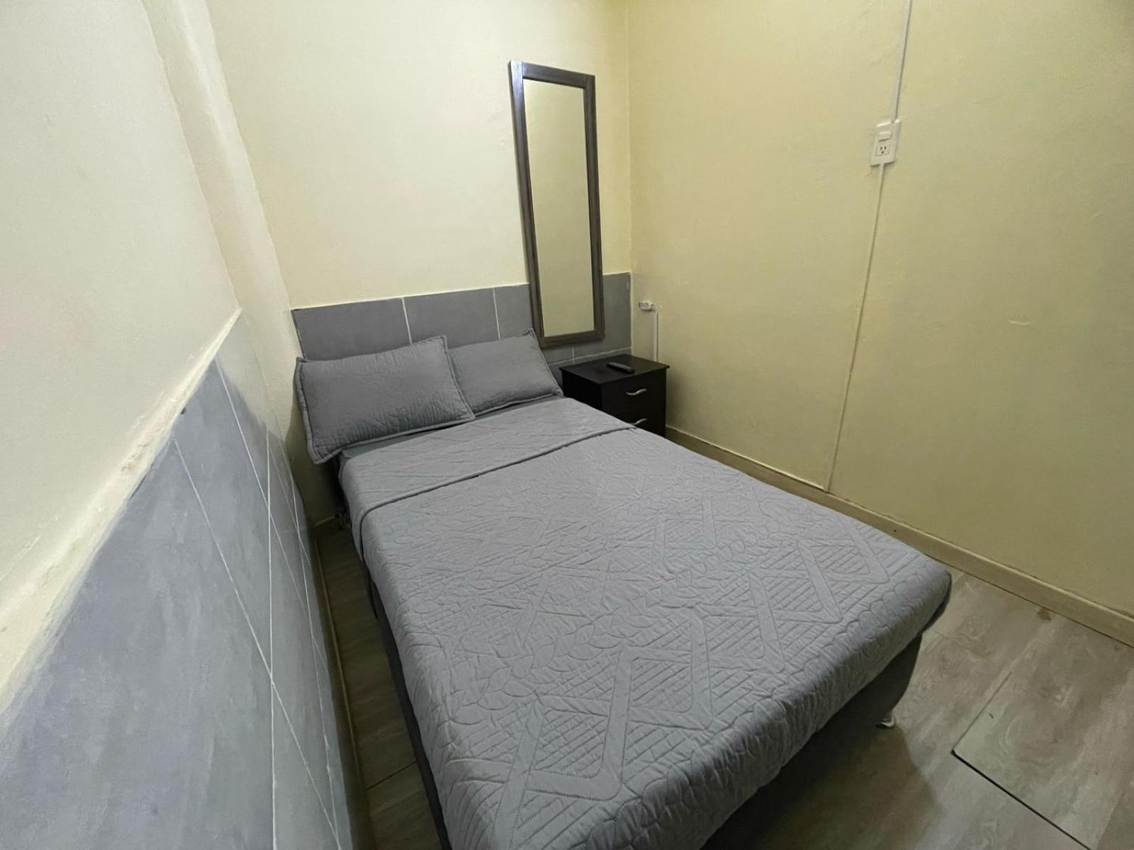 בוגוטה Hostel Quinta Camacho מראה חיצוני תמונה